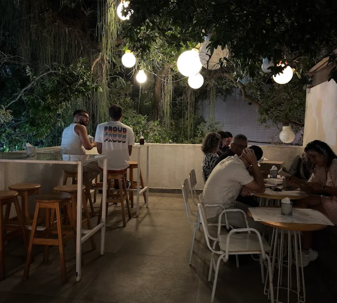 Artisanal Pizzas - Rooftop & Cocktails at Broto botafogo